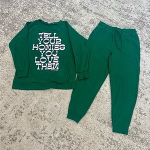 Zenana x Shop Taby Green Graphic Sweatshirt & Jogger Lounge Set Women’s Small